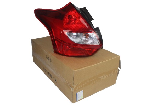Rückleuchte links Ford Focus 5-türige Limousine MK3