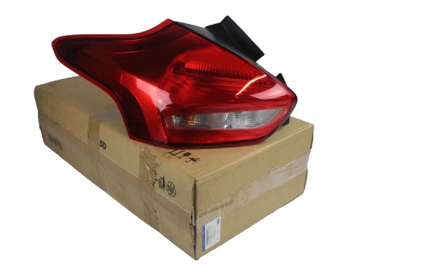 Rückleuchte links Ford Focus 5-türige Limousine MK3