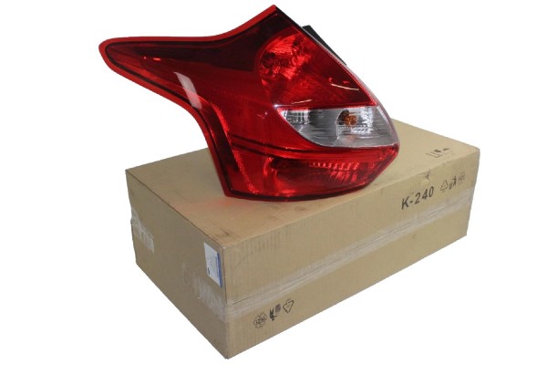 Rückleuchte links Ford Focus 5-türige Limousine MK3